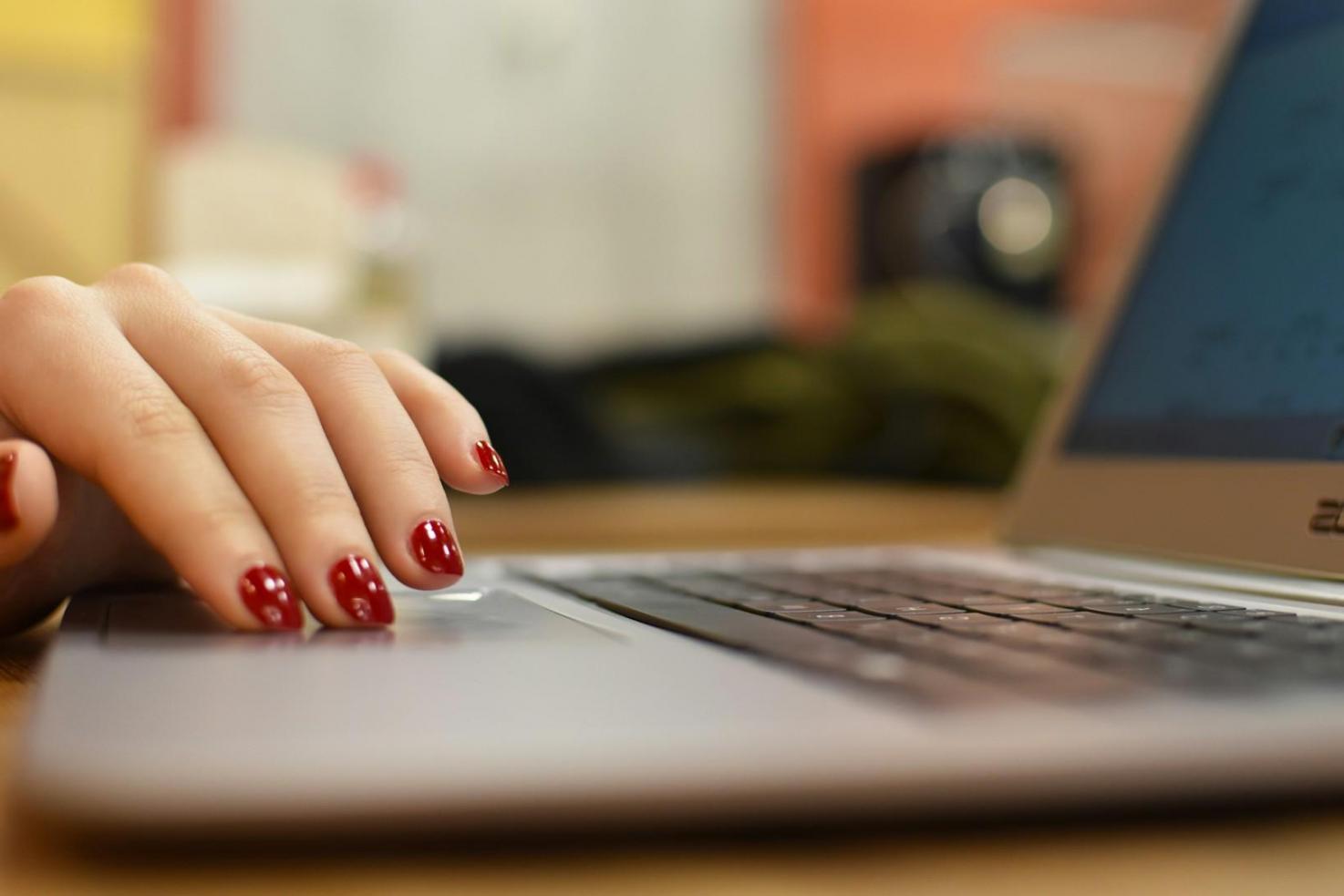 Análisis detallado de estados financieros y documentos de planificación patrimonial